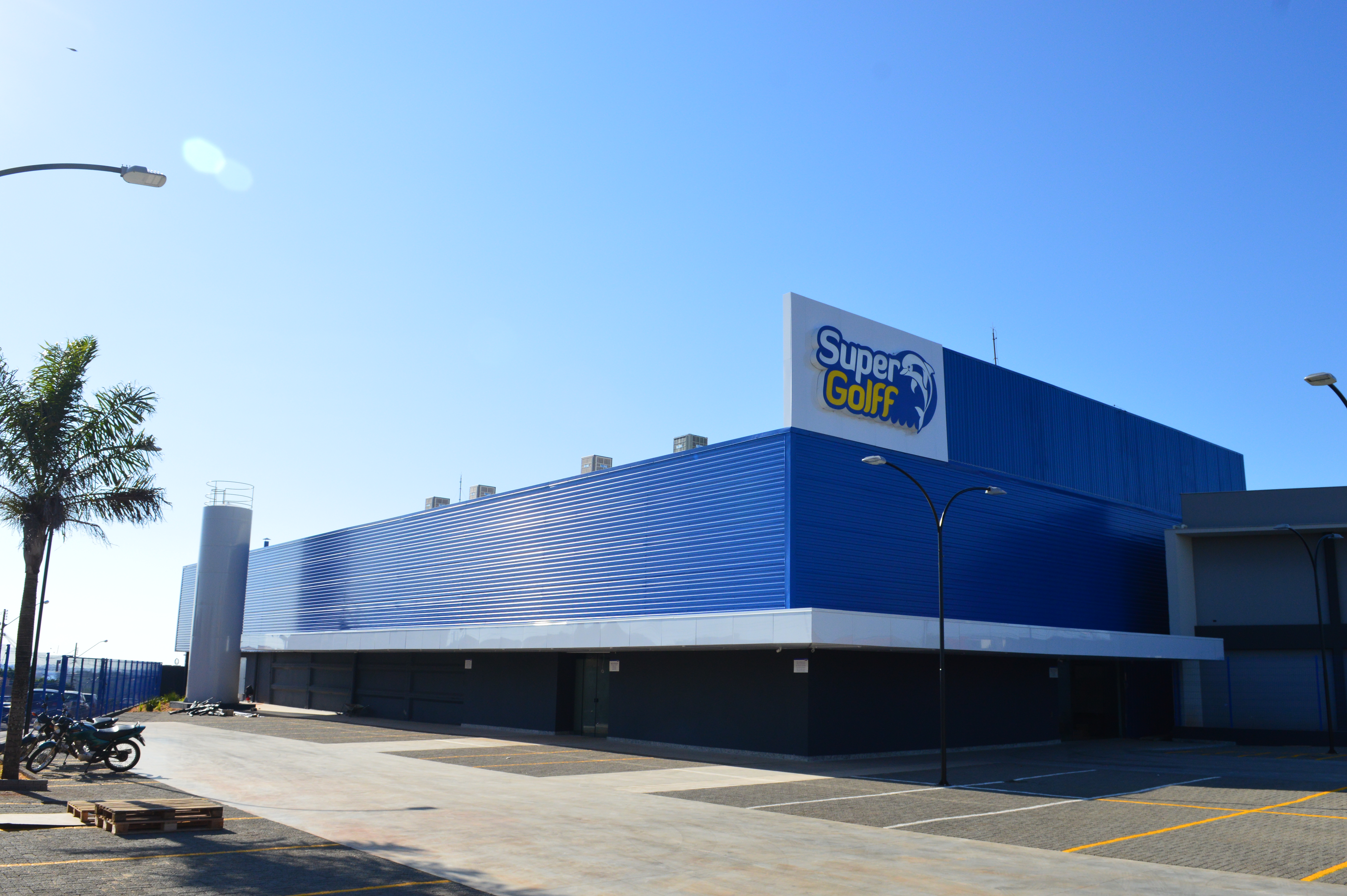 CAMBÉ GANHA UM NOVO E MODERNO SUPERMERCADO